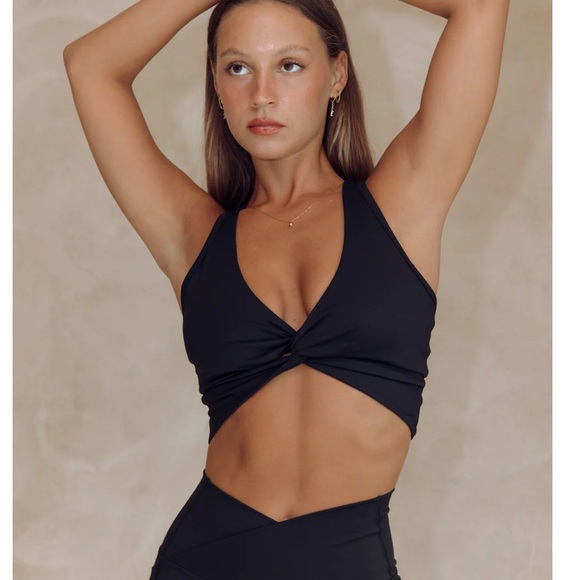 ASTORIA Live Luxe Crossed Front Crop sz L - Picture 1 of 6